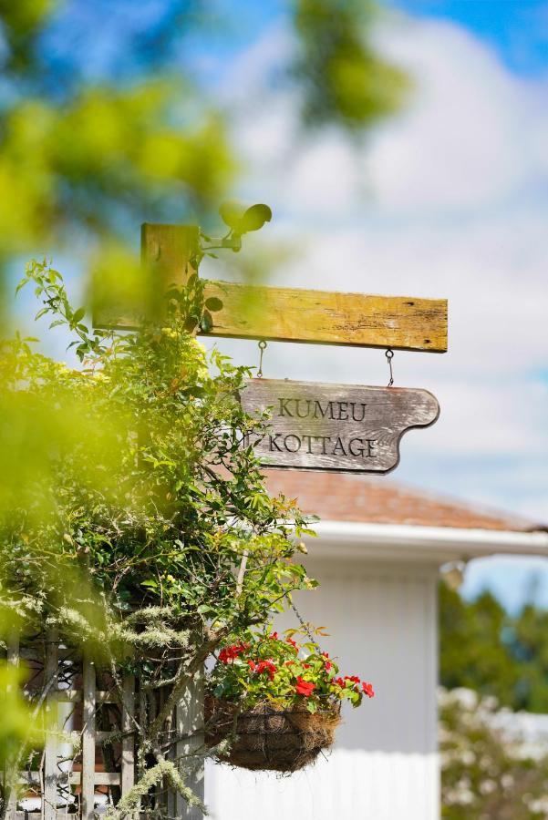 Kumeu Kottage Bed & Breakfast Ngoại thất bức ảnh